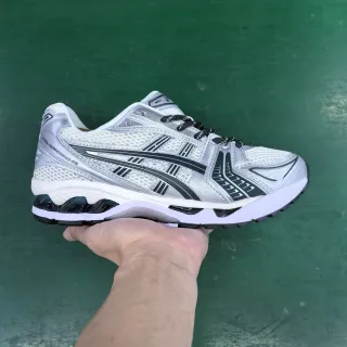 ASICS Gel-Kayano 14 चांदी काला रनिंग जूते