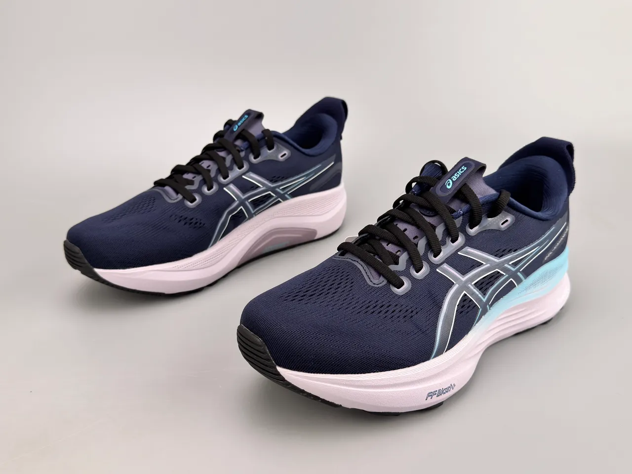 ASICS Gel-Kayano 32 chaussures de course bleu marine et bleu clair 9