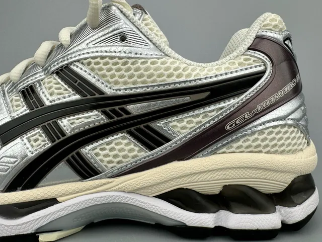 ASICS Gel-Kayano Silver Cream Black 跑鞋 2