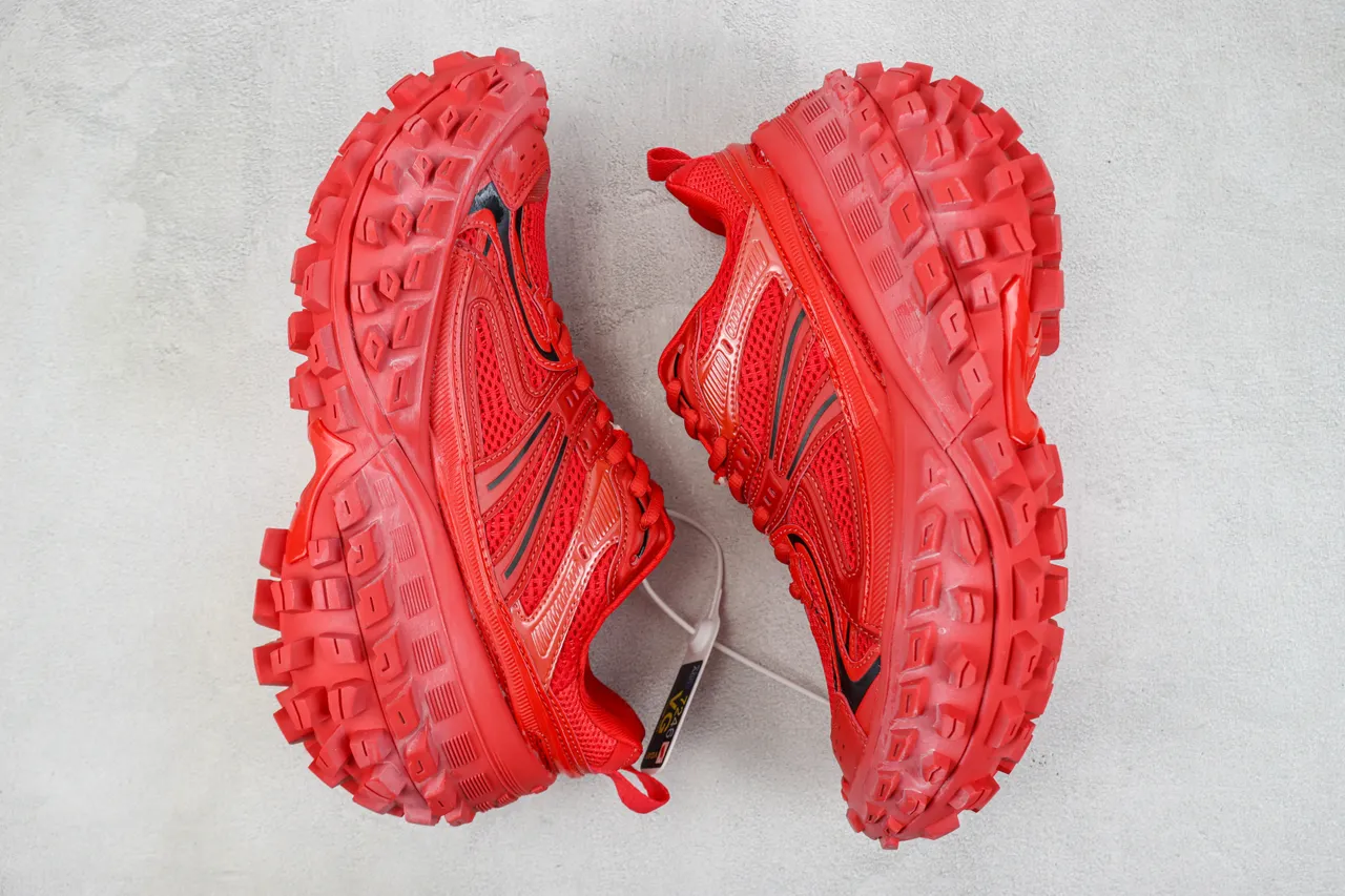 ASICS লাল কালো একরঙা আক্রমণাত্মক লাগ সোল রানিং শু 2