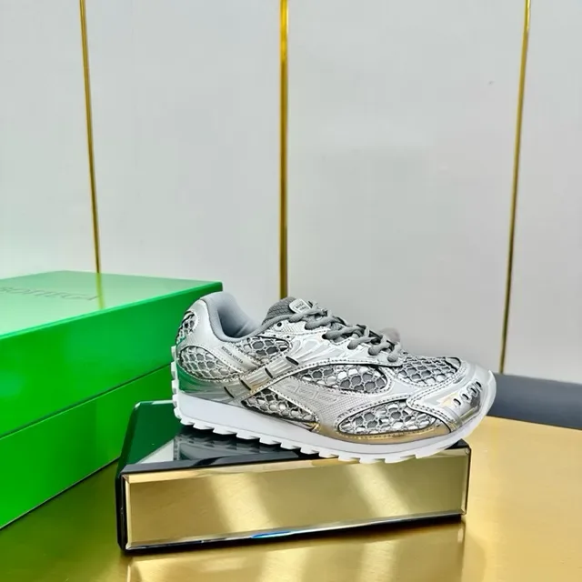ASICS Silver Gold Metallic Snakeskin Overlays Accent Stripe Lifestyle Sneakers 5
