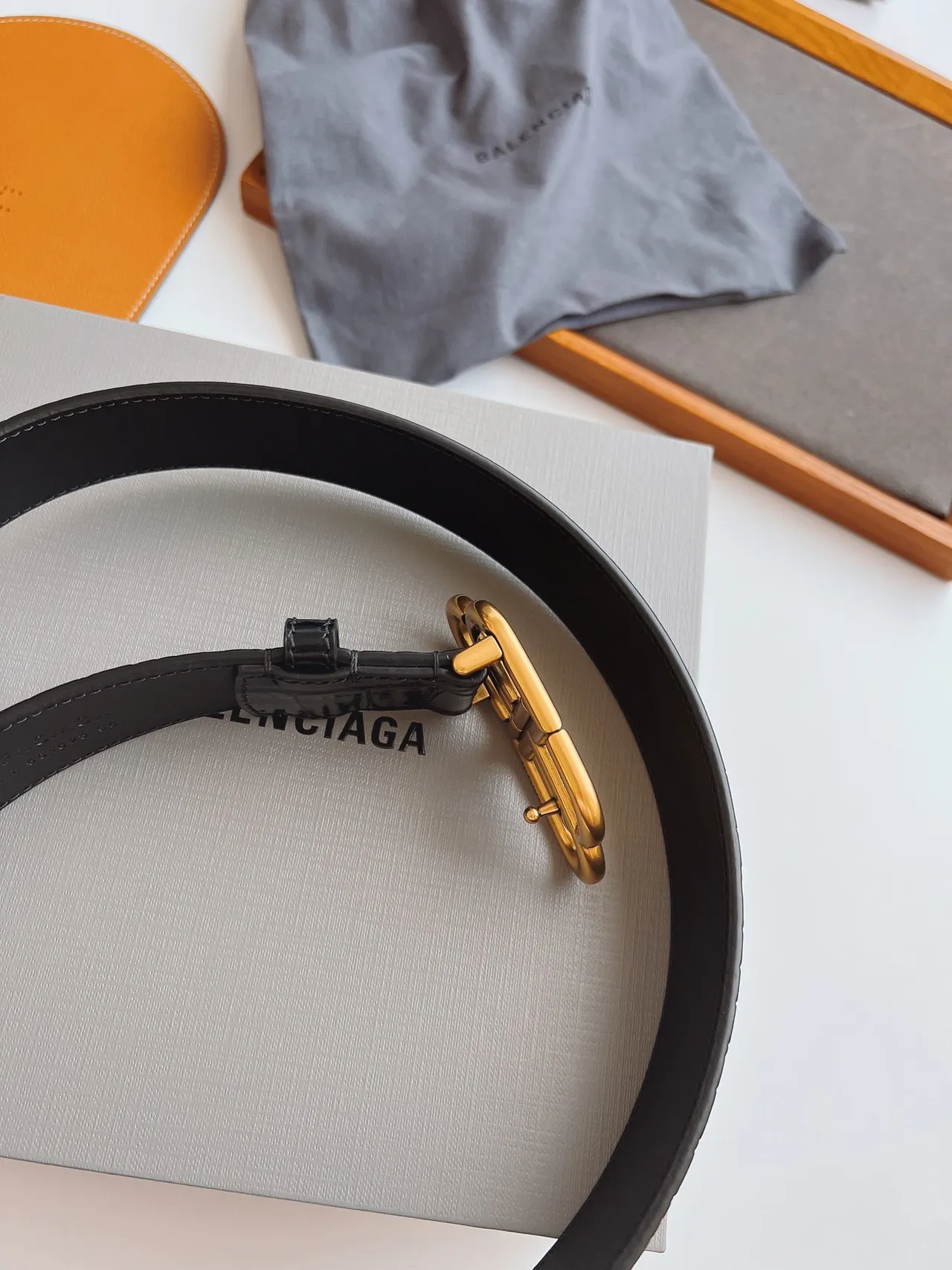 Balenciaga BB Belt Black Gold Crocodile-Embossed Polished Buckle Leather Belt 3