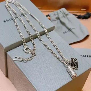 Collar Balenciaga BB Chain Plata Gris Cadena Cubana Charm Monograma