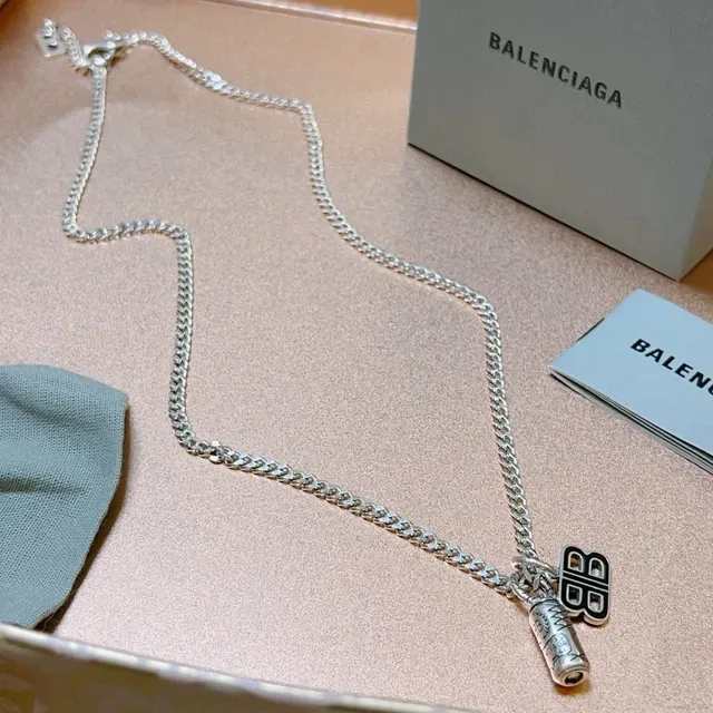 Balenciaga BB 链项链 银灰色 古巴链 莫诺克雷姆 魅力项链 7