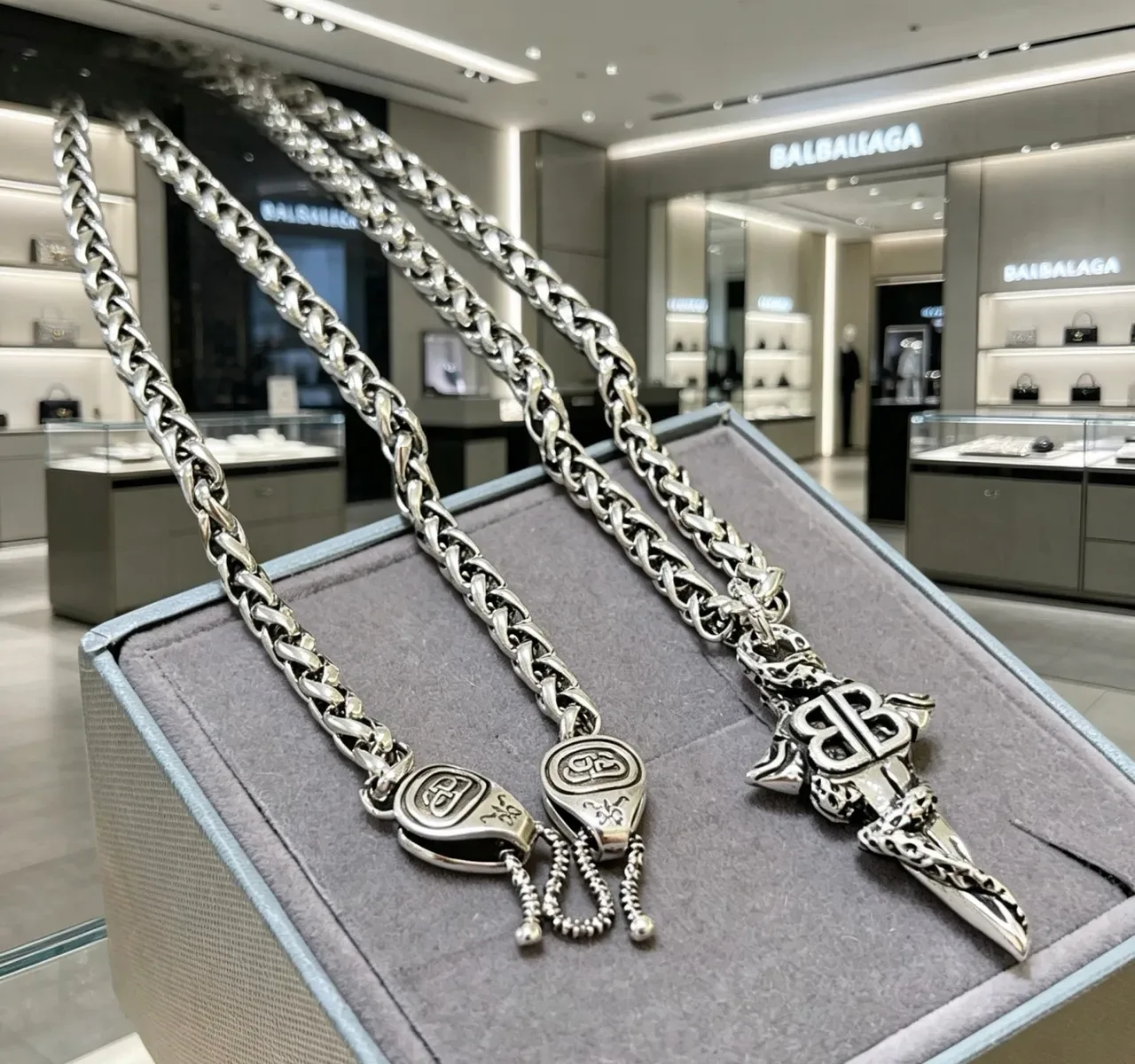 Colar Balenciaga BB Chain Oversized Prata Corrente Curb-Link 3
