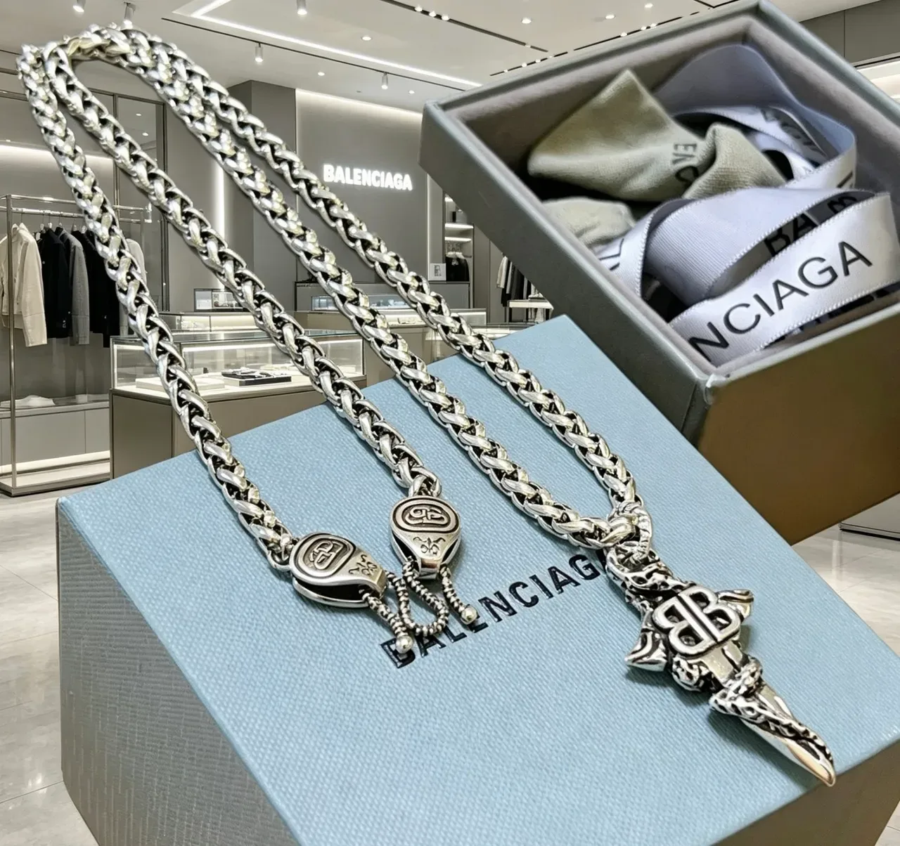 Colar Balenciaga BB Chain Oversized Prata Corrente Curb-Link 4