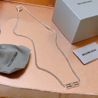 巴伦西亚 BB Logo 银色 Curb Chain 项链