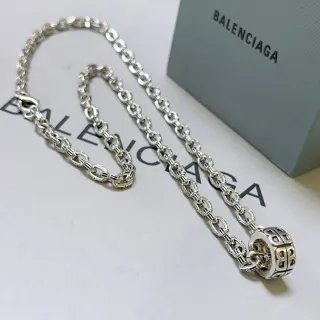 Collar Balenciaga BB Motif Cadena Plateada