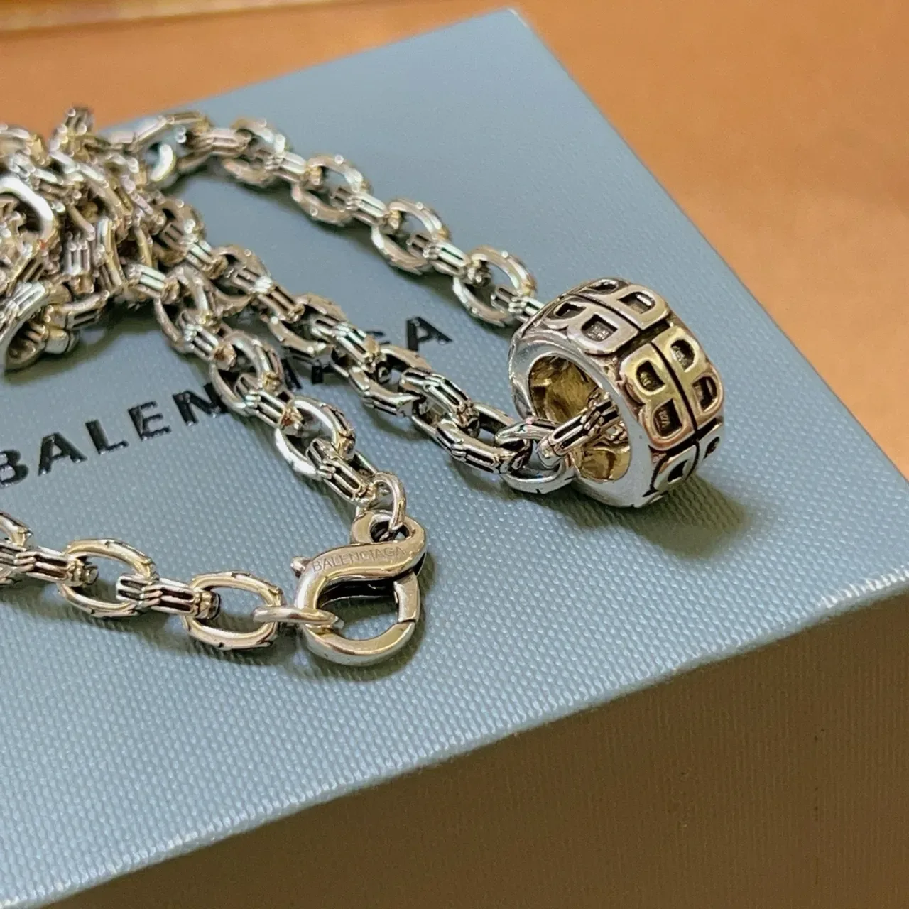 Colar Balenciaga BB Motif Corrente Prateada 9