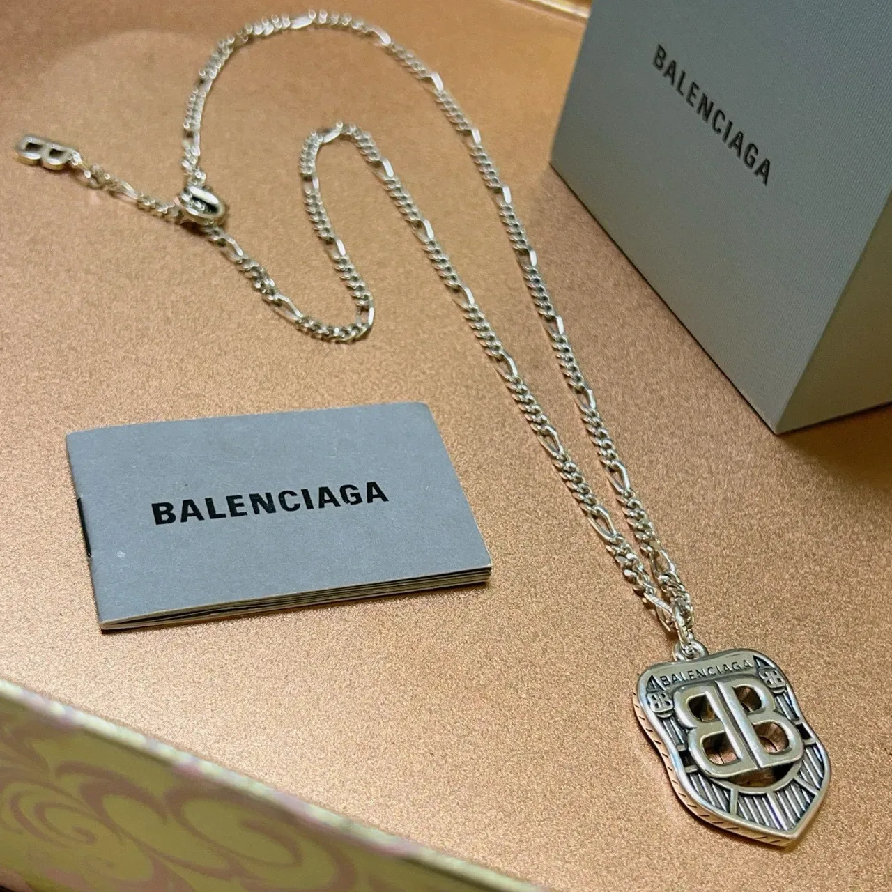 Balenciaga BB Shield चांदी Figaro Chain नेकलेस 9