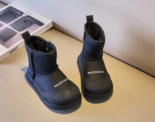 Balenciaga Botas de Neve Bege Branco de Tornozelo Alto com Zíper Lateral 8