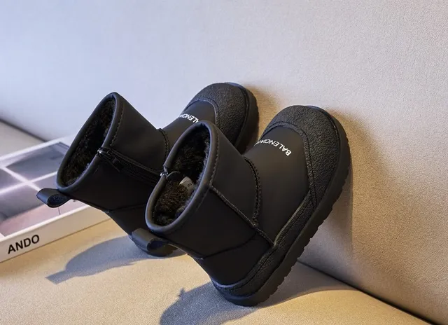 Balenciaga Botas de Neve Bege Branco de Tornozelo Alto com Zíper Lateral 9