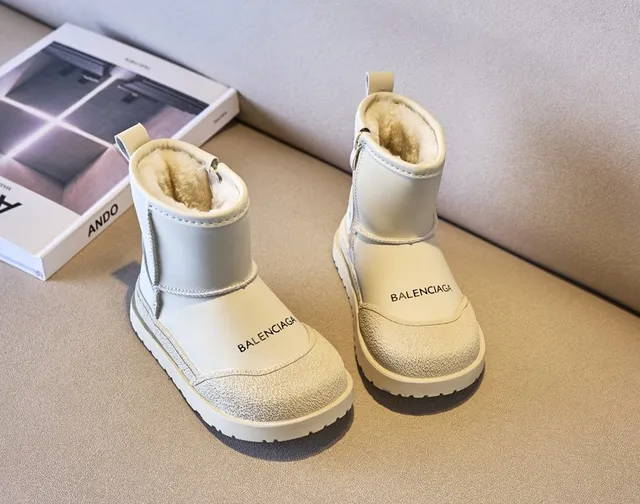 Balenciaga Botas de Neve Bege Branco de Tornozelo Alto com Zíper Lateral 14