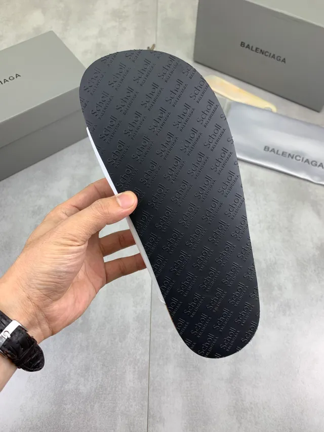 Balenciaga Defender सादा तिन पट्टिर काजुअल सैंडाल 2