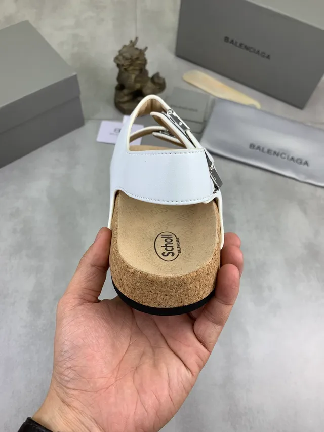 Balenciaga Defender सादा तिन पट्टिर काजुअल सैंडाल 3