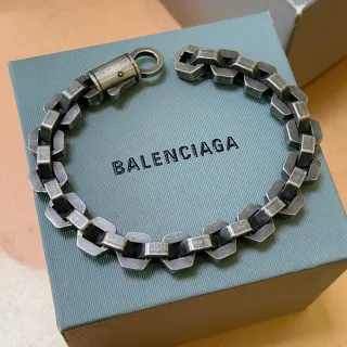 Balenciaga इंडस्ट्रियल चेन ग्रे ब्लैक ज्योमेट्रिक लिंक ब्रेसलेट