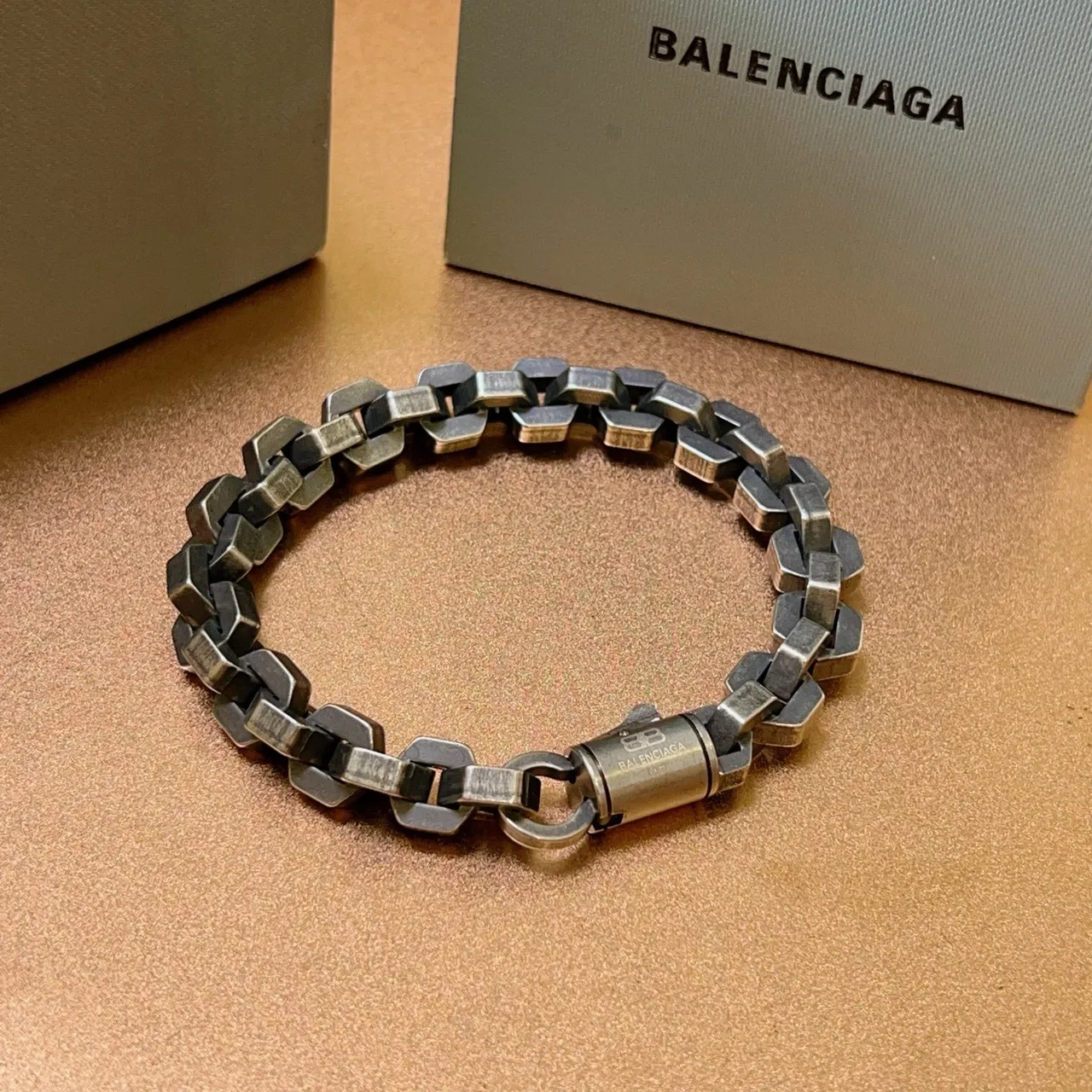 Balenciaga Chaîne Industrielle Gris Noir Maillon Géométrique Bracelet 3