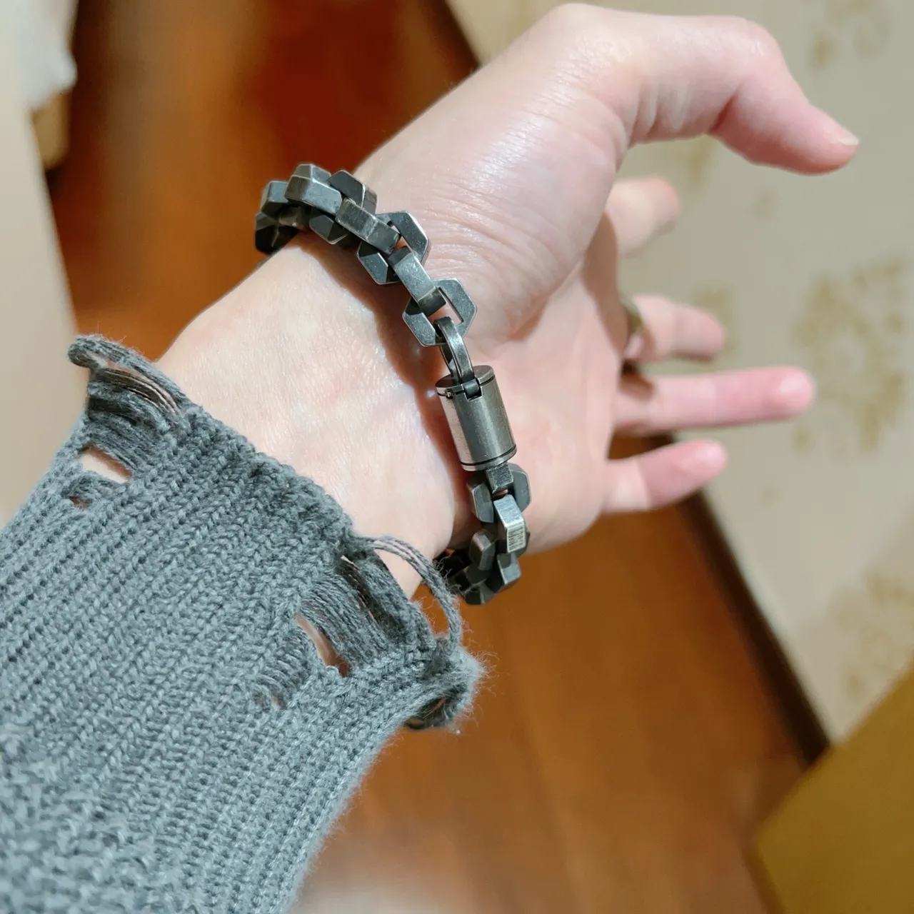 Balenciaga Chaîne Industrielle Gris Noir Maillon Géométrique Bracelet 7