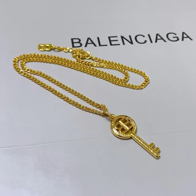 Balenciaga Pingente Chave Corrente Curb Ouro Colar 4