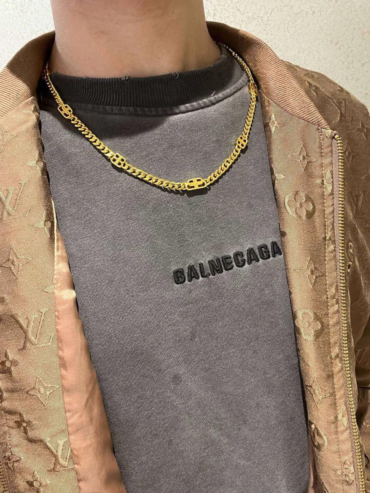 Balenciaga Logo Chain ذهبي سميك كيرب نمط قلادة 4