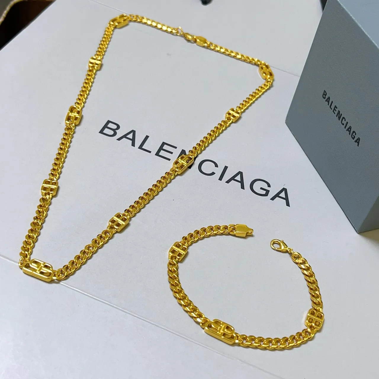 Balenciaga Logo Chain ذهبي سميك كيرب نمط قلادة 6