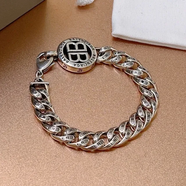 Balenciaga Logo Chain Plata Negro Cadena Curb-Link Gruesa Grabado Repetitivo BB Pulsera 4