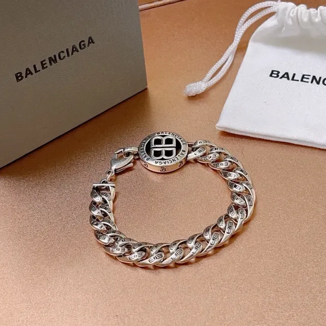 Balenciaga Logo Chain Plata Negro Cadena Curb-Link Gruesa Grabado Repetitivo BB Pulsera 7