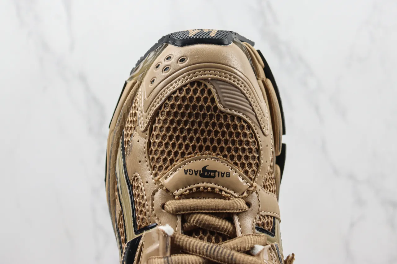 Balenciaga Runner বেইজ এবং কালো চাঙ্কি স্নিকার 6
