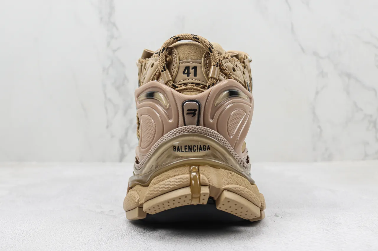 Balenciaga Runner বেইজ এবং কালো চাঙ্কি স্নিকার 9
