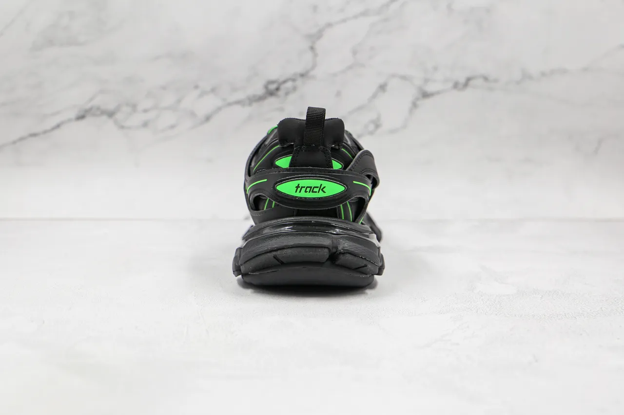 Balenciaga Runner কালো এবং নিয়ন গ্রিন চংকি স্নিকার্স 2
