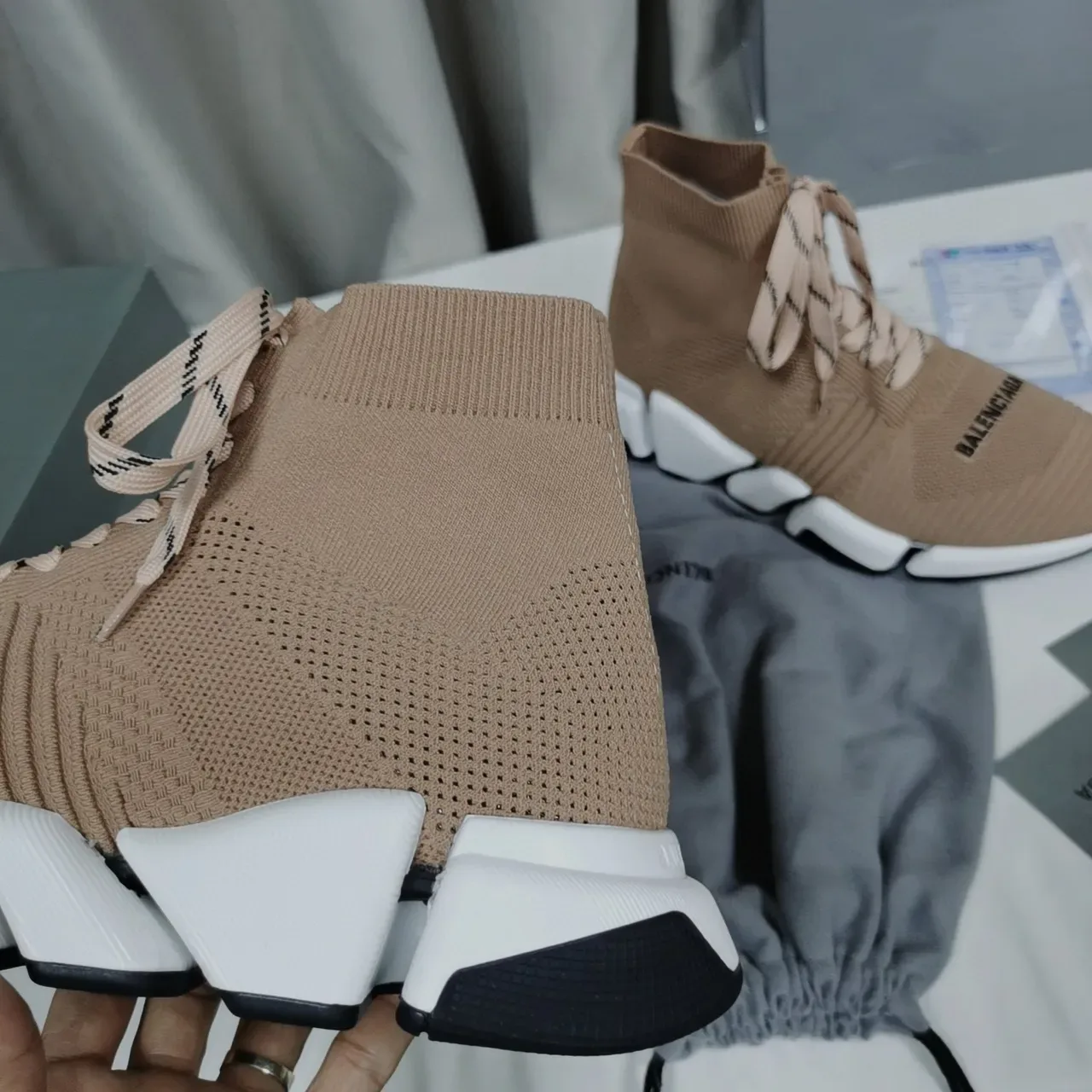 Balenciaga Speed Trainer 米色针织生活方式运动鞋 3