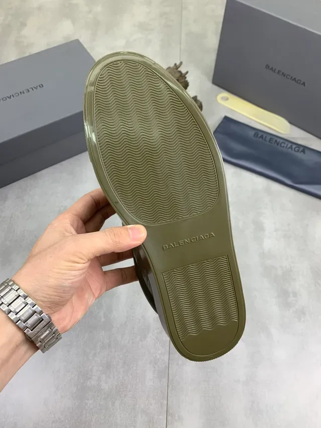 Balenciaga Speed Trainer حذاء رياضي أسلوب حياة من جلد أخضر زيتوني 2