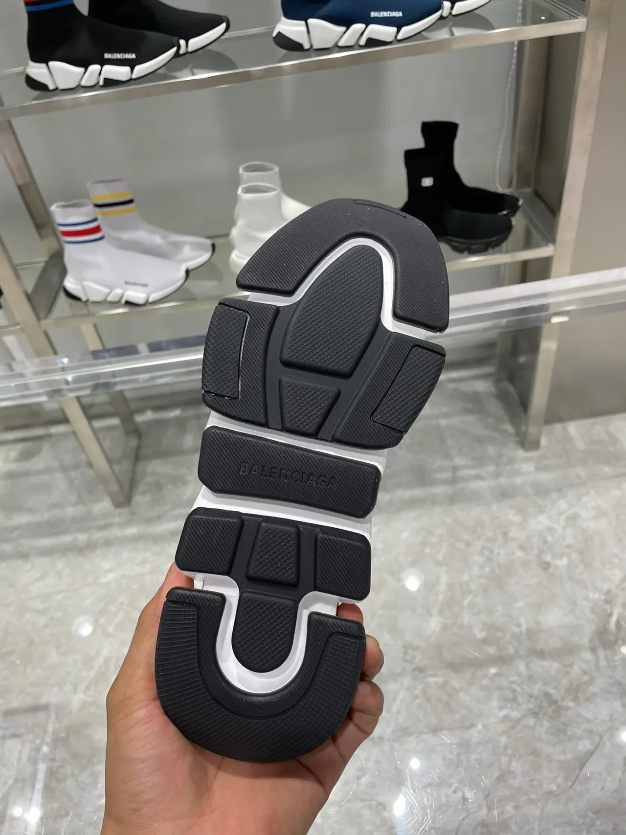 Balenciaga Speed Trainer حذاء رياضي أبيض بنفسجي أسود مخطط لايف ستايل 2
