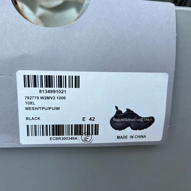 Balenciaga Tire 12 黑色厚底运动鞋 3