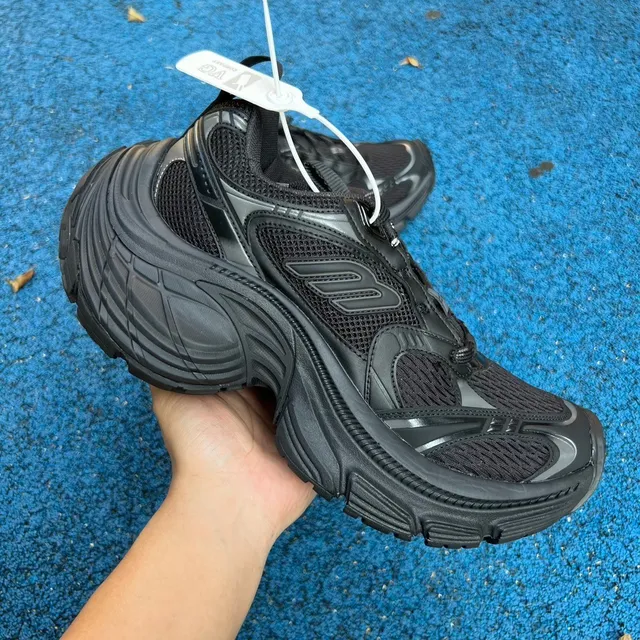 Balenciaga Tire 12 黑色厚底运动鞋 10