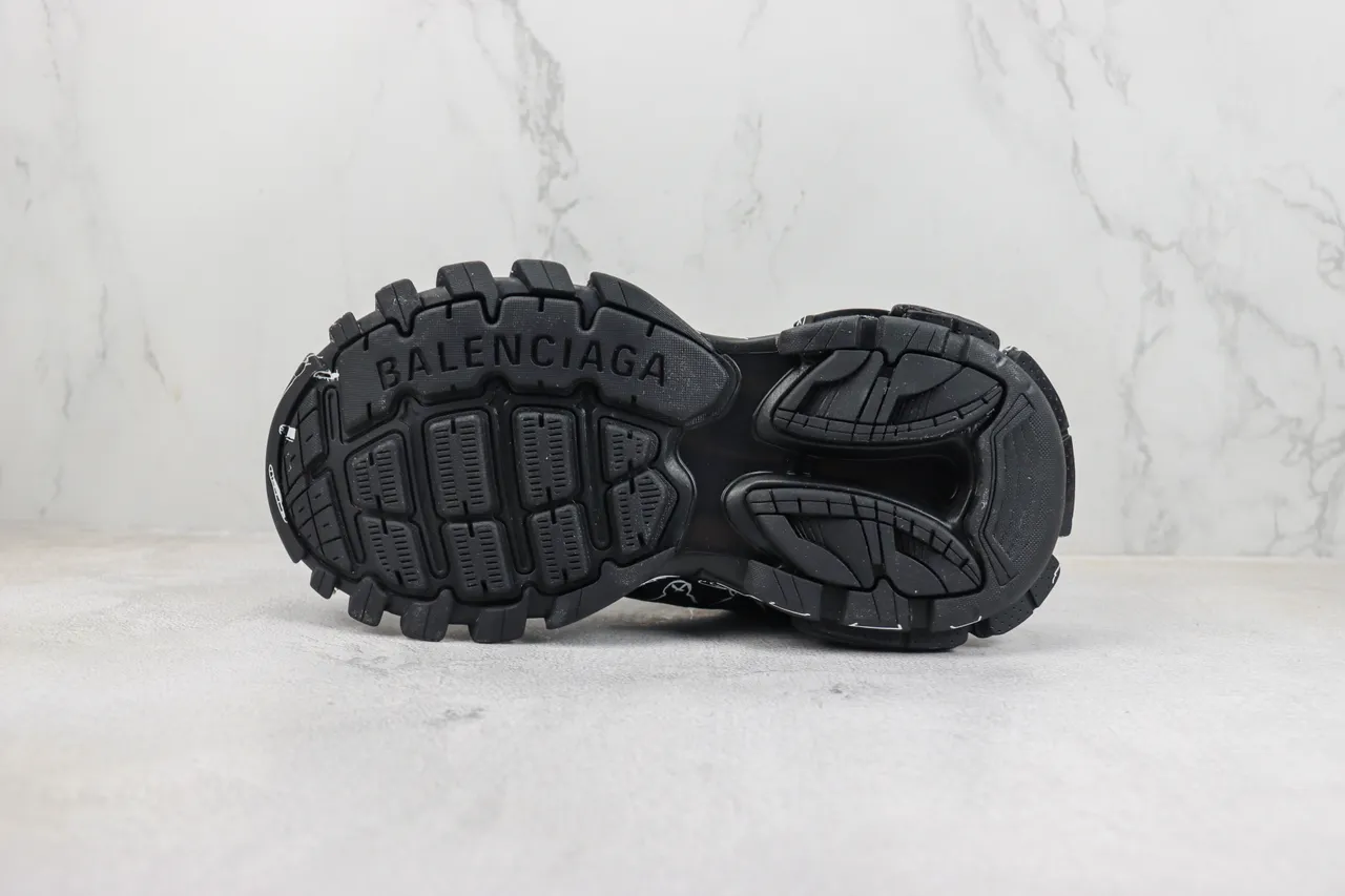 Balenciaga Track noir blanc semelle surdimensionnée art de ligne au style graffiti baskets chunky 8