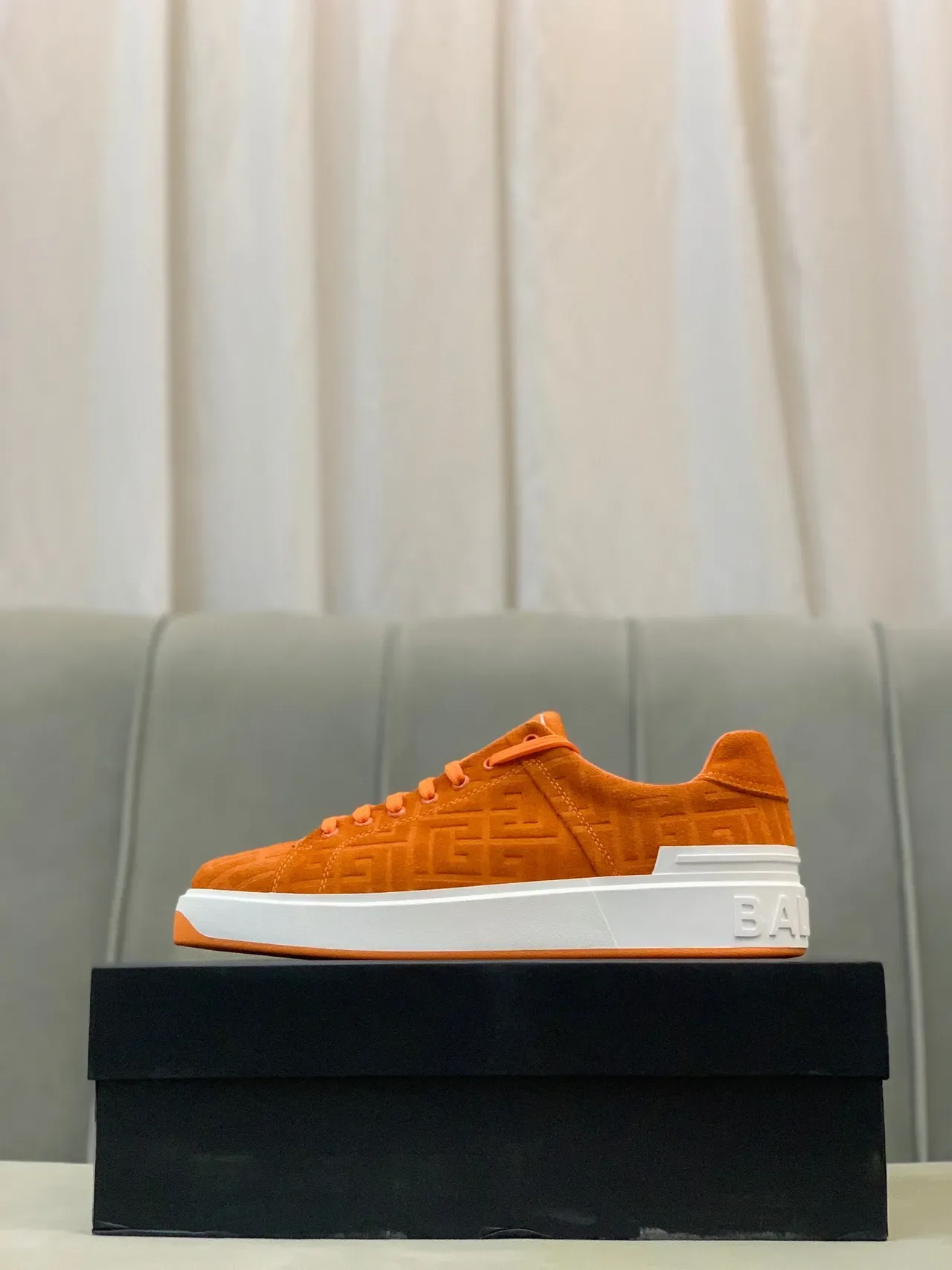 Balmain B-Court Zapatillas Lifestyle Naranja Ante Monogram 5