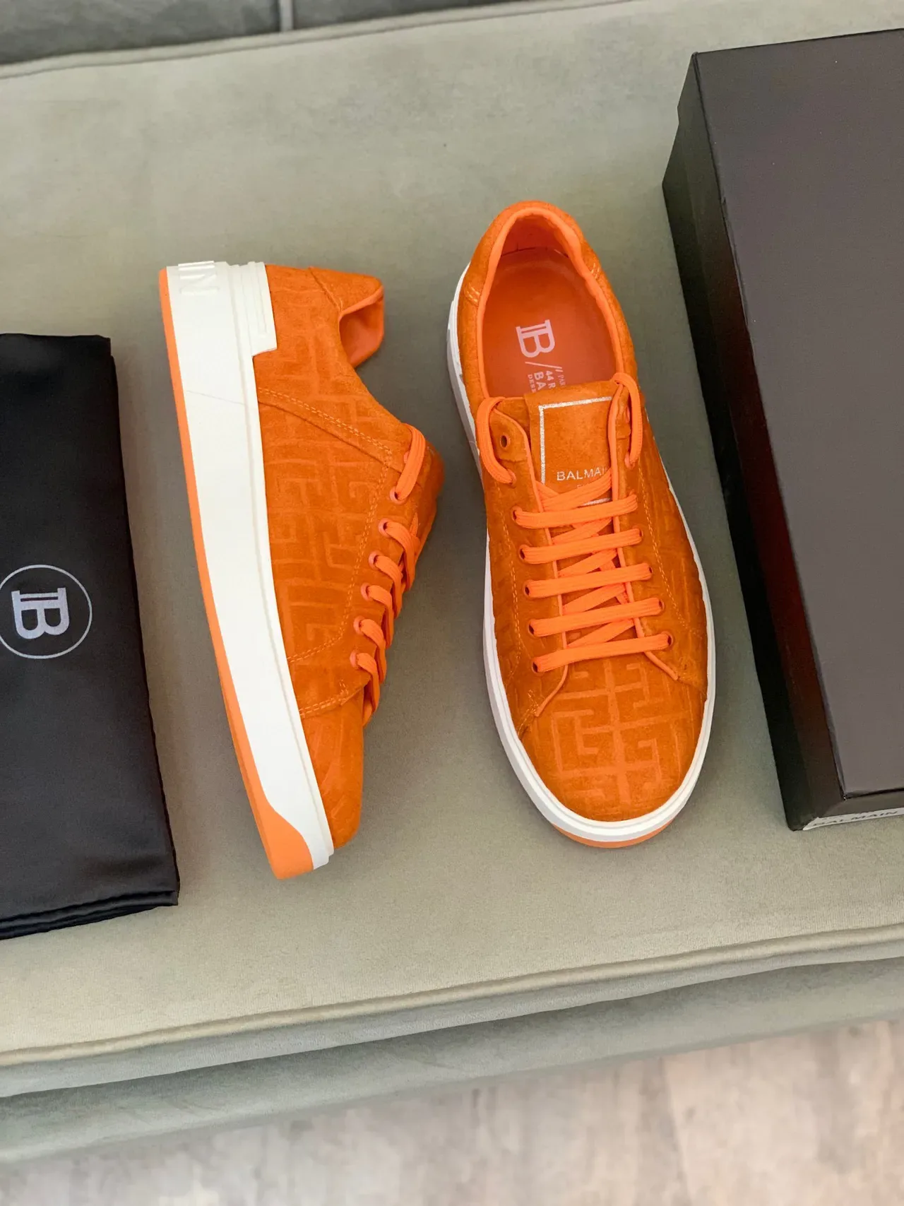 Balmain B-Court Zapatillas Lifestyle Naranja Ante Monogram 8