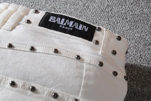 Balmain Calça Jeans Branca Tachonada Inspirada em Moto 4