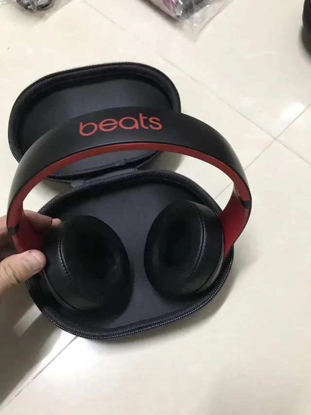 Beats Noir et Or Circumaural Diadème avec accents métalliques Casque over-ear 11