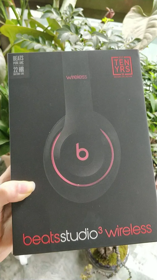 Beats Noir et Or Circumaural Diadème avec accents métalliques Casque over-ear 12