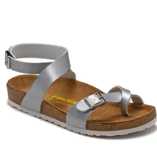 Birkenstock Arizona मेटालिक सिल्वर केजुअल सैंडल्स