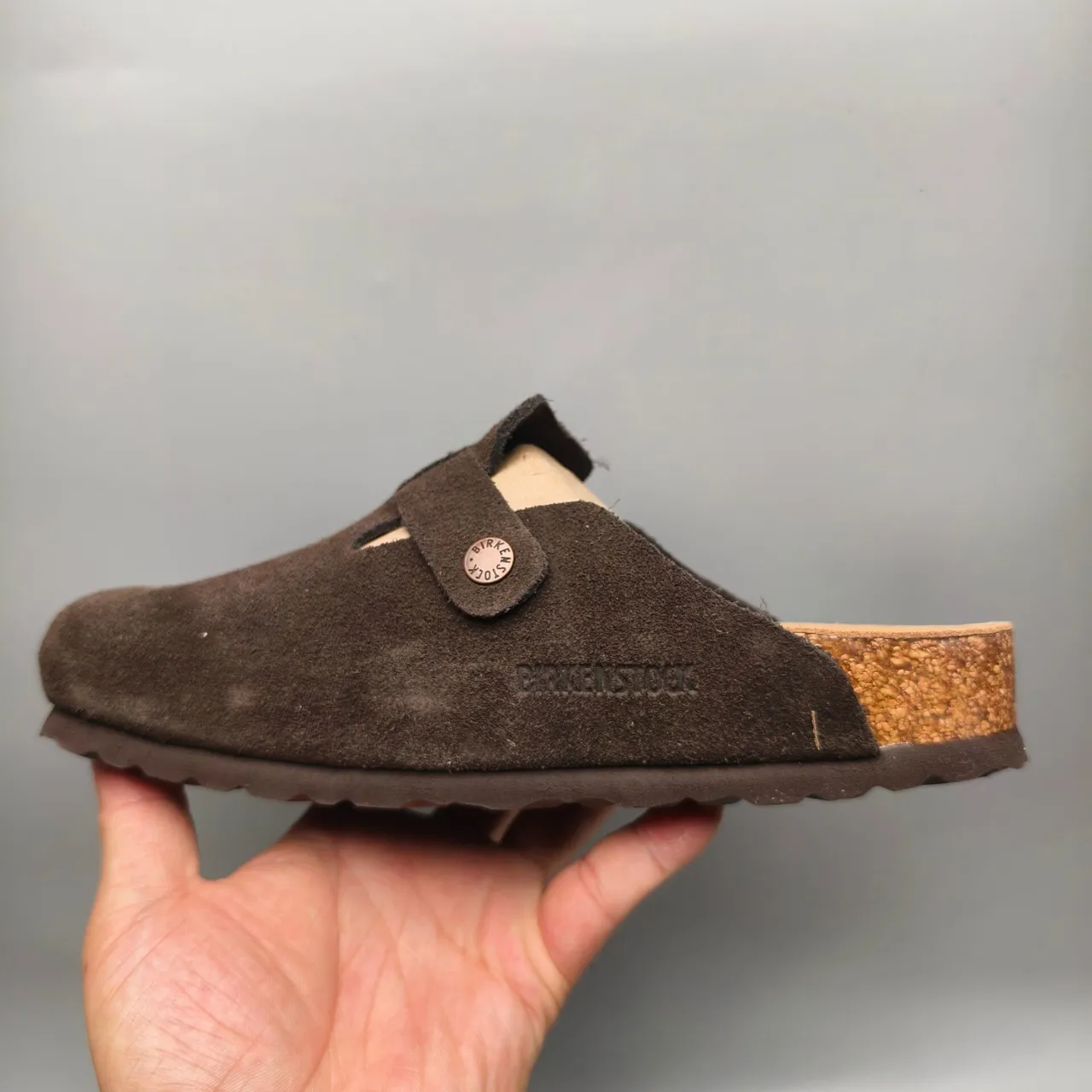 Birkenstock Boston भूरा सुड एक पट्टी वाला स्लिपर 7