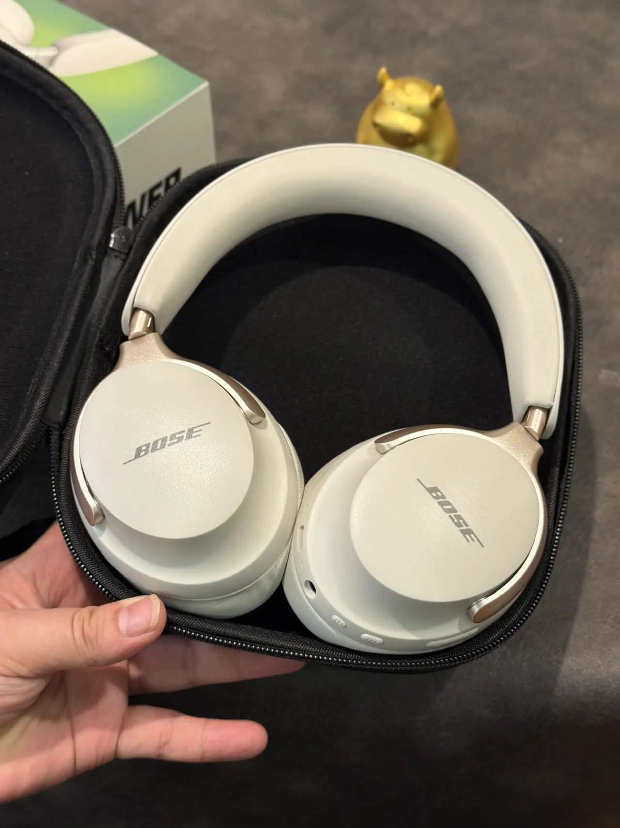 Bose QuietComfort Ultra Off-White سماعات فوق الأذن 12