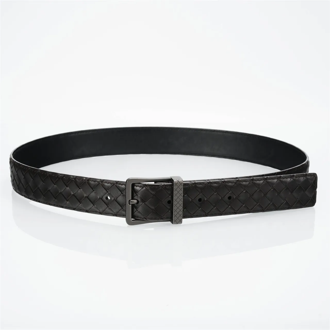 Bottega Veneta Cassette Intrecciato حزام جلد أسود 9