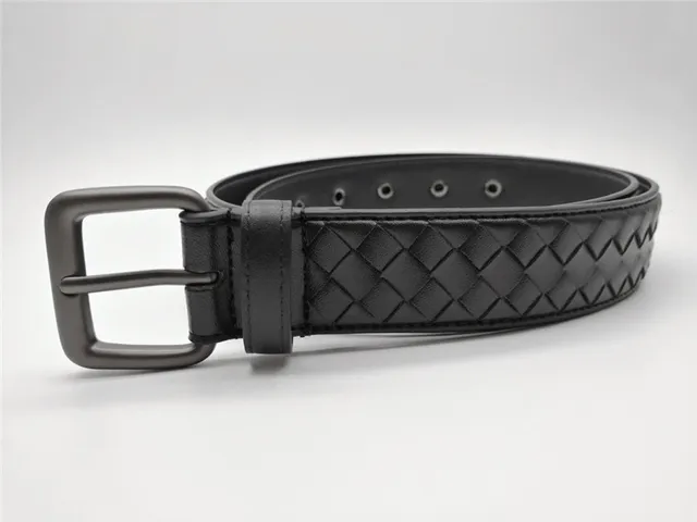 Bottega Veneta Cassette Intrecciato حزام جلدي رمادي 2