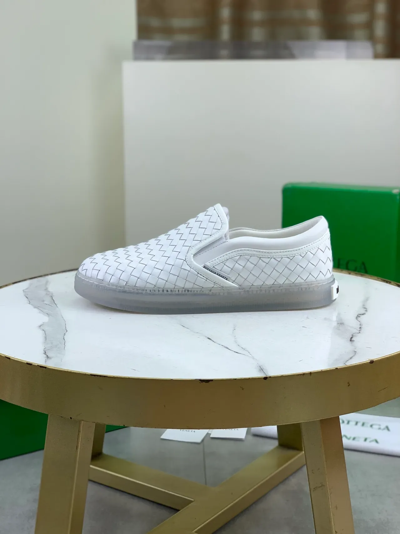 Bottega Veneta Cassette Loafer Slip-On en Cuir Tressé Transparent Blanc 5