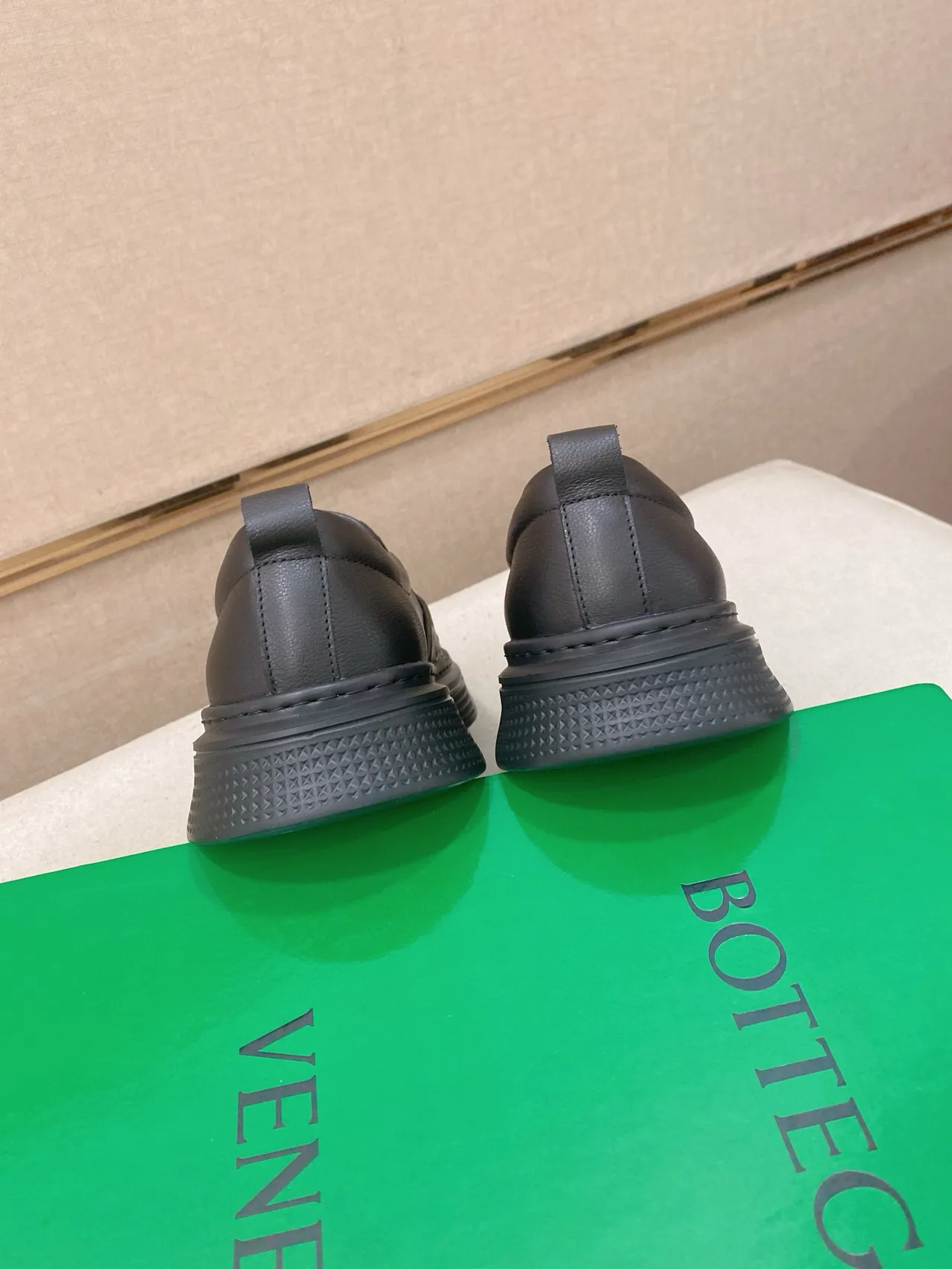 Bottega Veneta Cassette couro trançado slip-on loafers 8