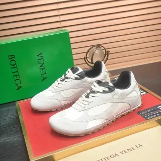Bottega Veneta Off-White জীবনধারার স্নিকারস সুয়েড
