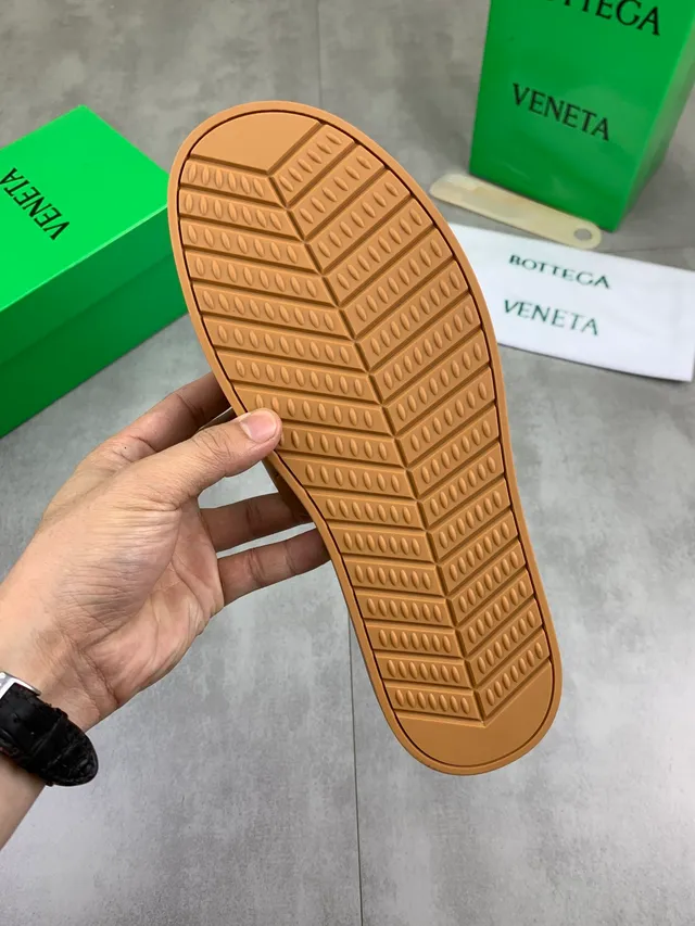 Bottega Veneta شرابات جلد نعام منقوش 2